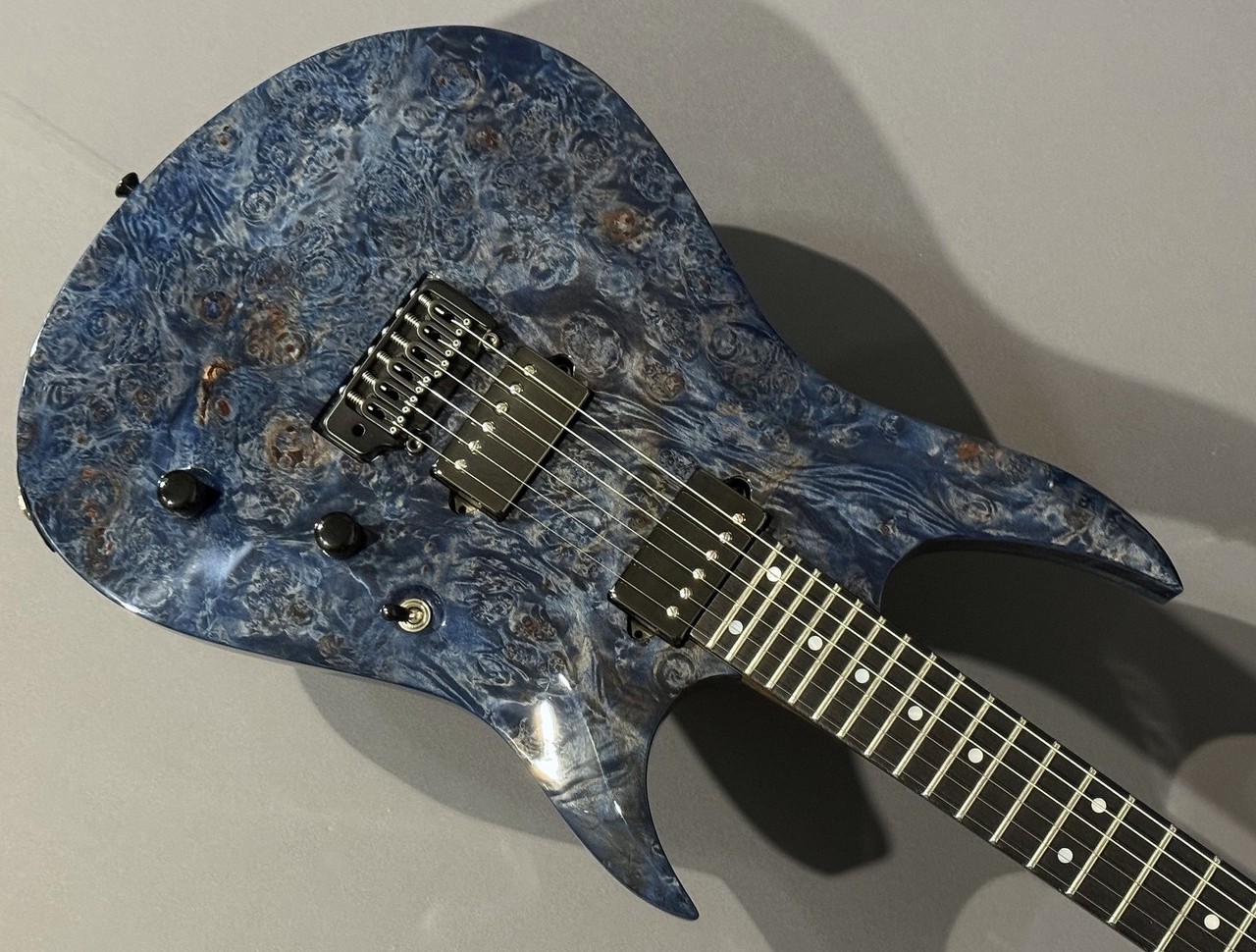 Koca Guitars Light DC 5A Burl Maple Top/Black Limba Back/Pale Moon