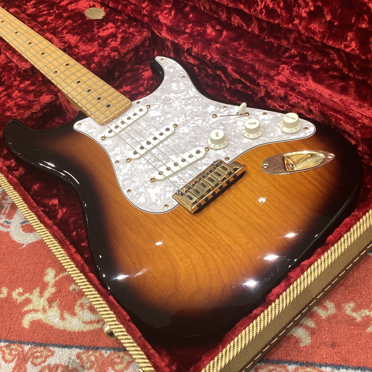 Fender 60TH ANNIVERSARY COMMEMORATIVE STRATOCASTER® 2CS【国内入荷 