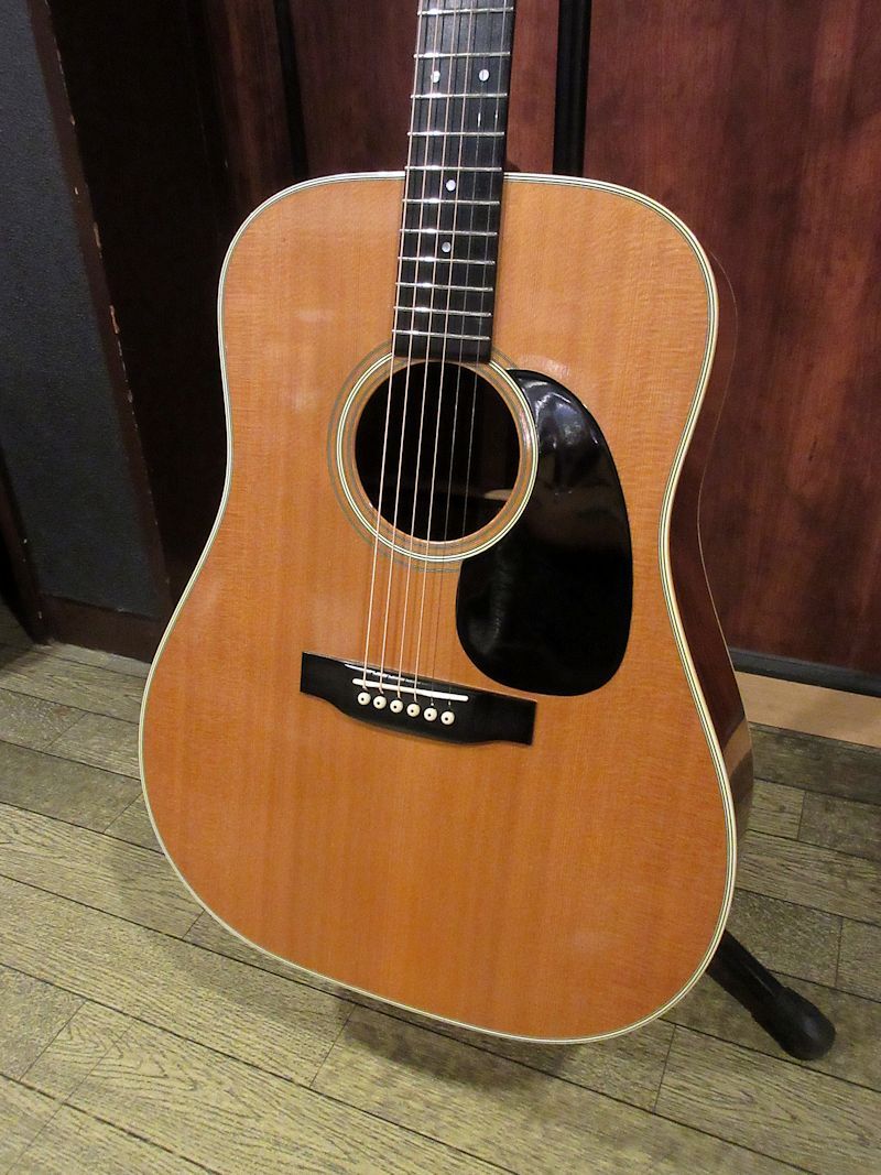 美品】Martin D-28 2009年製 Martin D-28 Satin Acoustic Guitar & Case,