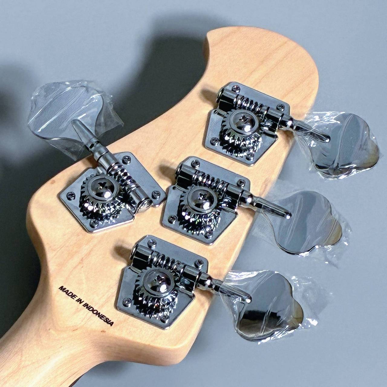 Sterling by MUSIC MAN SUB STINGRAY RAY4 OWH（新品/送料無料）【楽器