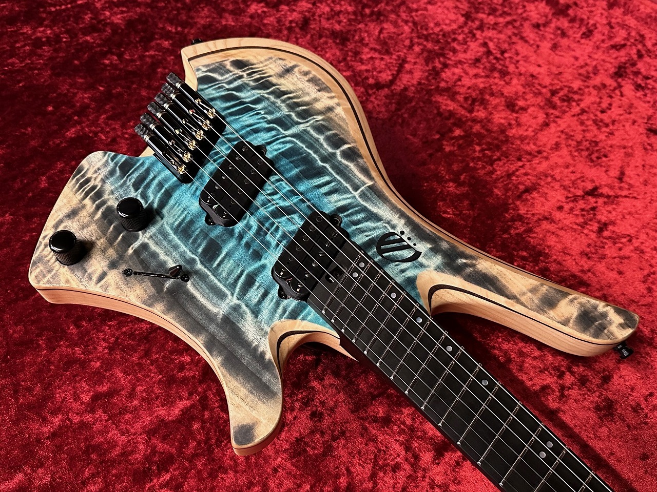 ワンオフ品？詳細不明なヘッドレス　エレキギター送料込みです。 ワンオフ品？詳細不明なヘッドレス エレキギター送料込みです