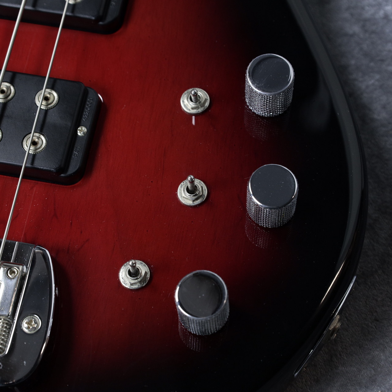 G&L USA L-2000 - Red Burst -【3.91kg】（中古）【楽器検索