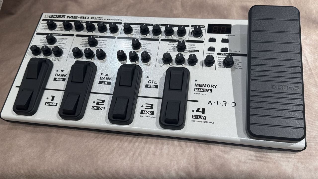 BOSS ME-90-WH マルチエフェクター エレキギター用 【数量限定カラー