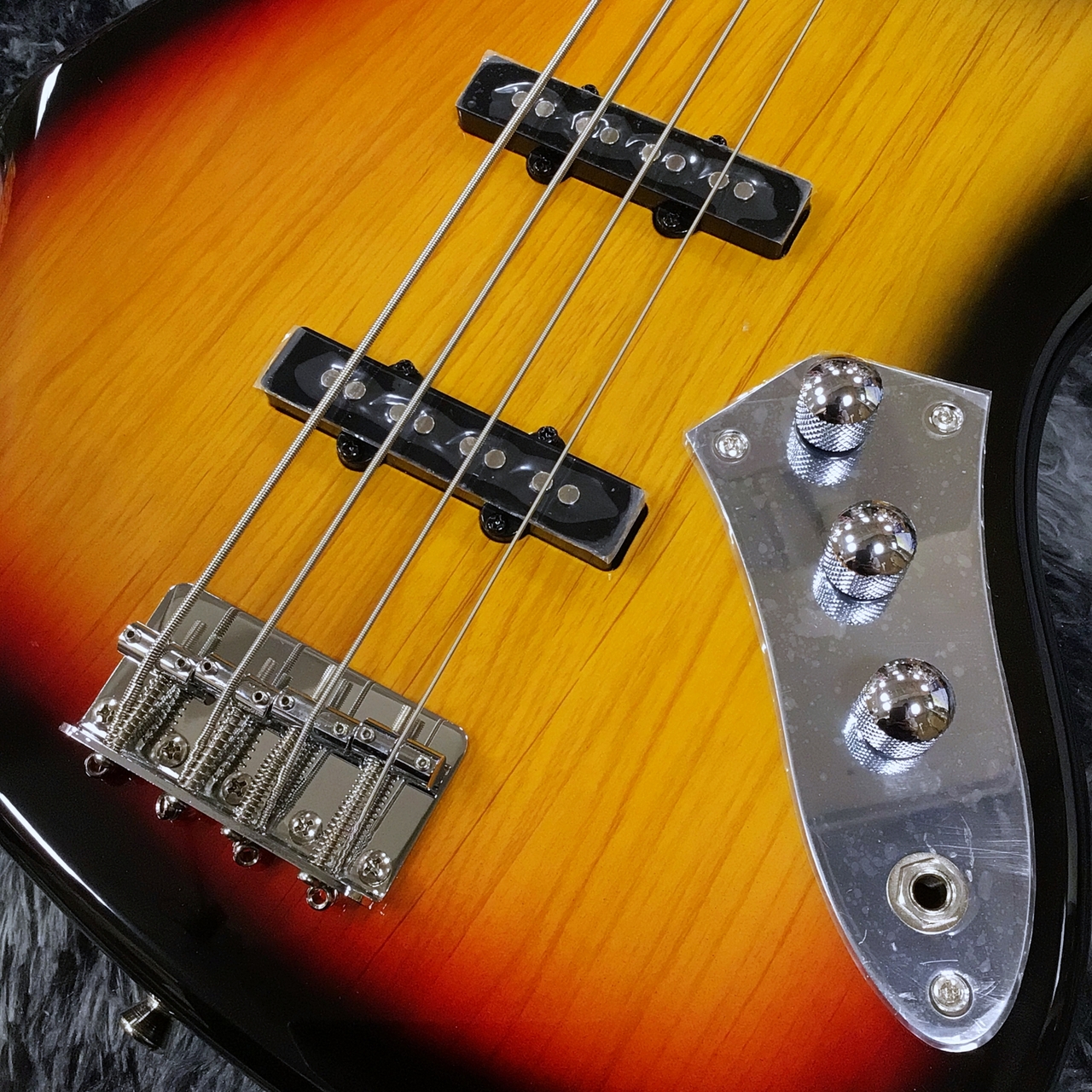 Bacchus BJB-1R-FL 3TS (3-Tone Sunburst) -Univers Series