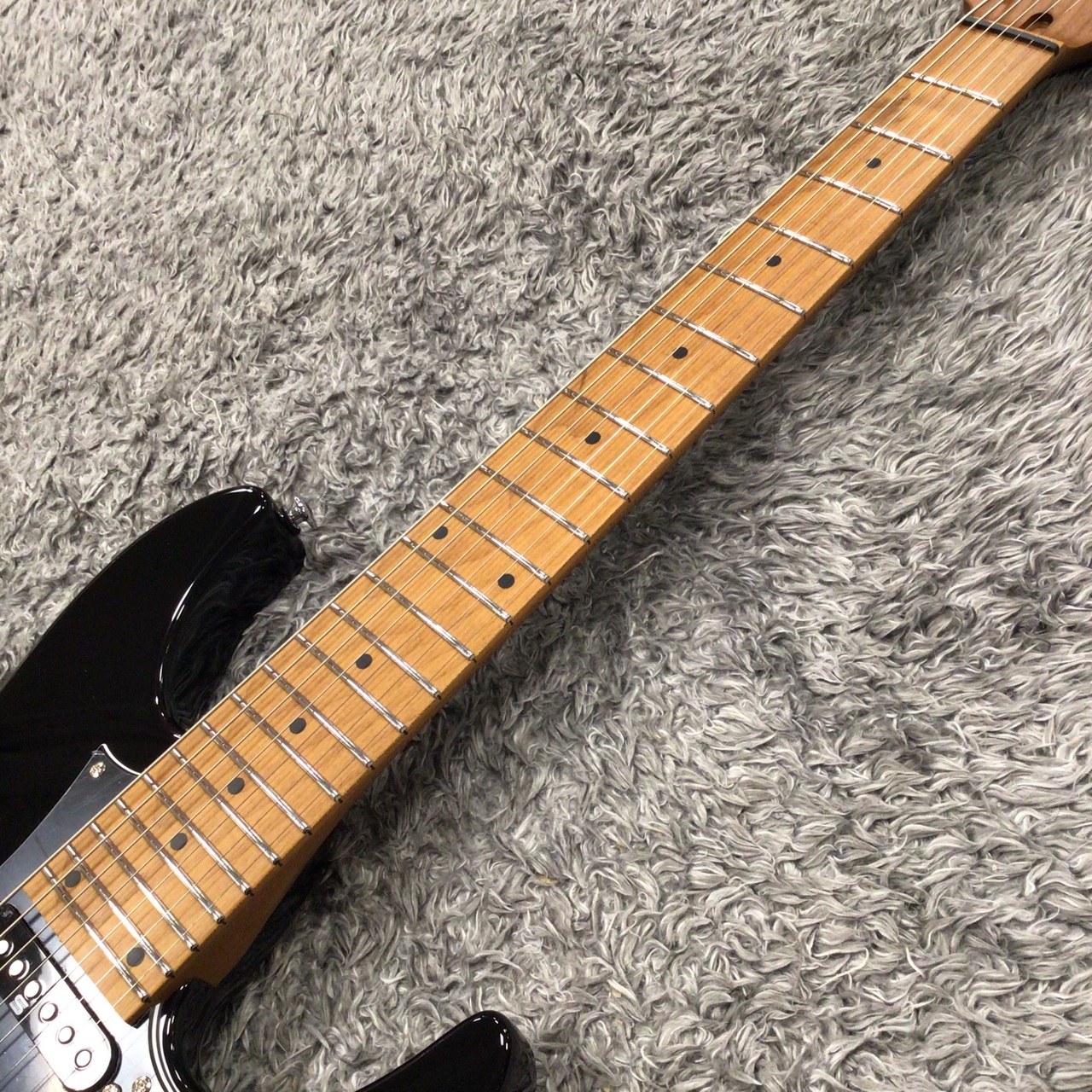 Ibanez AZ24047-BK (Black)  -Prestige-【NEWスタンダード!】【旧価格】【2025年製】【日本製】【7弦】（新品/送料無料）【楽器検索デジマート】
