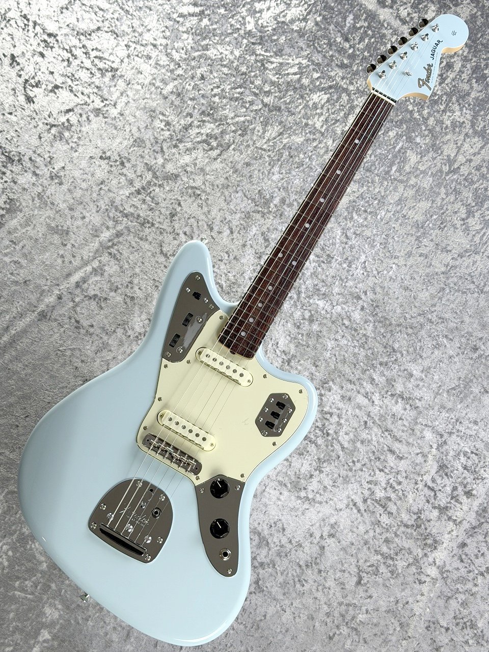 Fender FSR Made in Japan Traditional 60s Jaguar -Daphne Blue