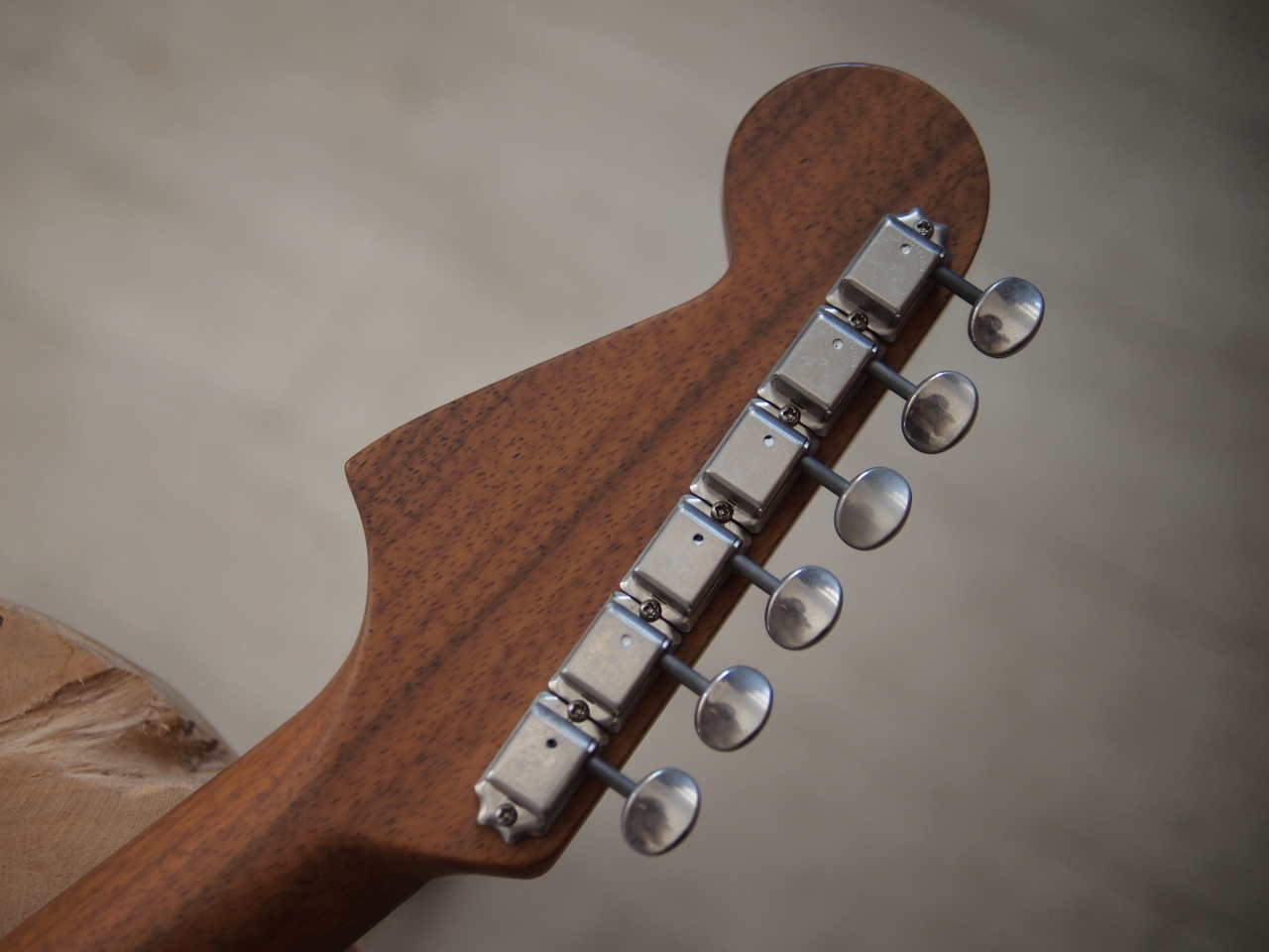 WARMOTH Jazzmaster Neck - Quartersawn Hawaiian Koa