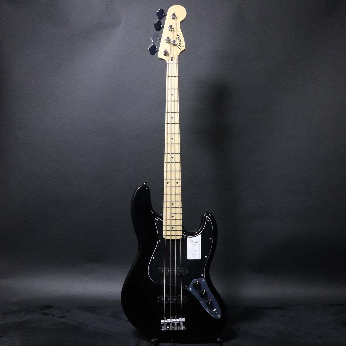 Fender Standard Jazz Bass Maple Fingerboard Black Pickguard Black