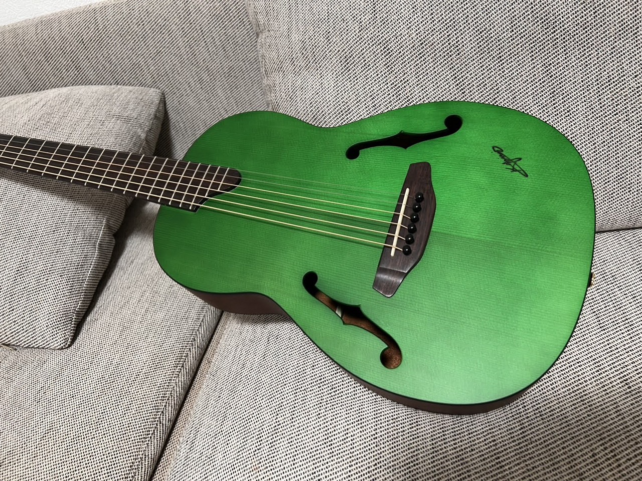 K.Yairi Nocturne Custom Green Fホール仕様 PICKUP付 【 オール単板