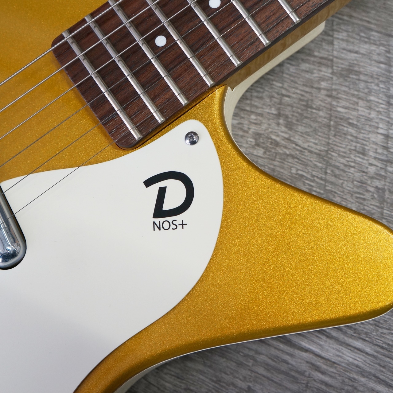 M*a様 DANELECTRO エレキギター ゴールド 期間限定価格】 Danelectro 59M NOS+ - Gold - / 楽器屋BOW