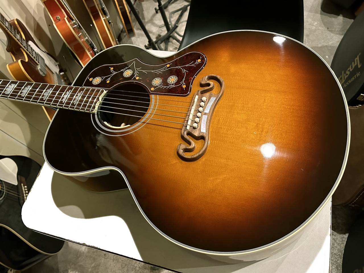 Gibson Custom Shop Gibson Custom Shop SJ-200 Sunset Burst 2015年製  世界限定40本（中古）【楽器検索デジマート】