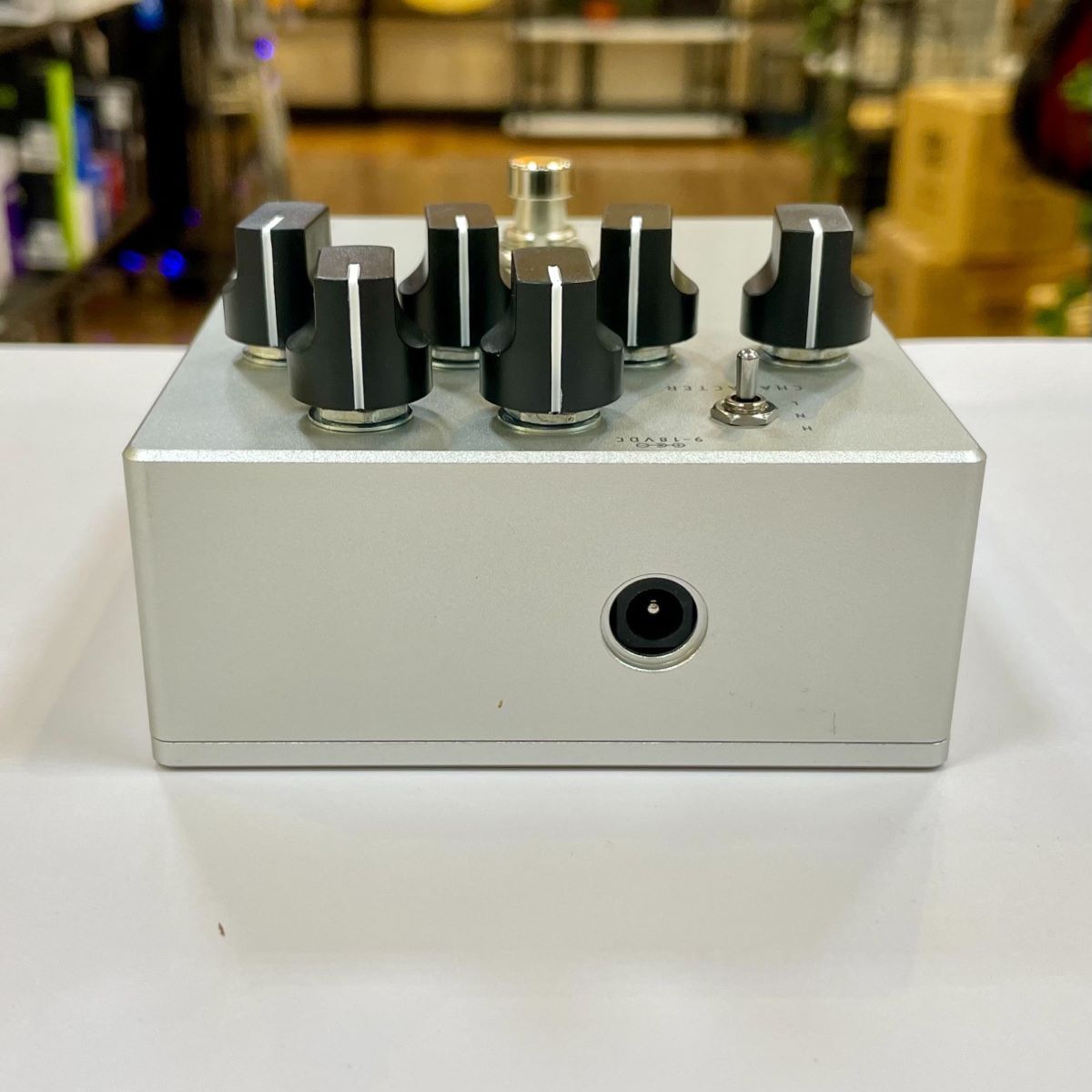 titania v2 高ゲインディストーションペダル KarDiaNからディストーションペダル「titania V2」が発売！