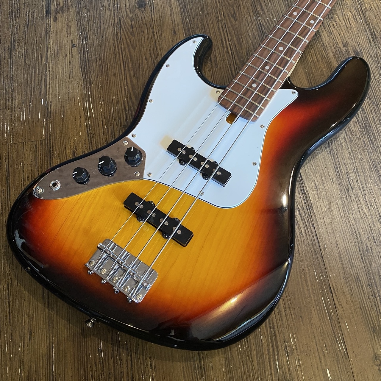 ベース Bacchus UNIVERSE SERIES BJB-1R BJB-1R, BJB-1M | Deviser ｜株式会社ディバイザー｜長野県松本