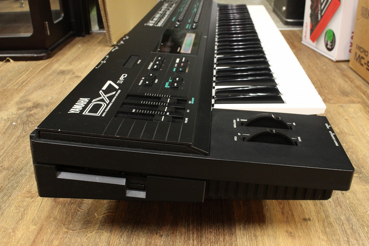 YAMAHA DX7II-FD 【キーボードマート新宿】【新宿店】（中古/送料無料