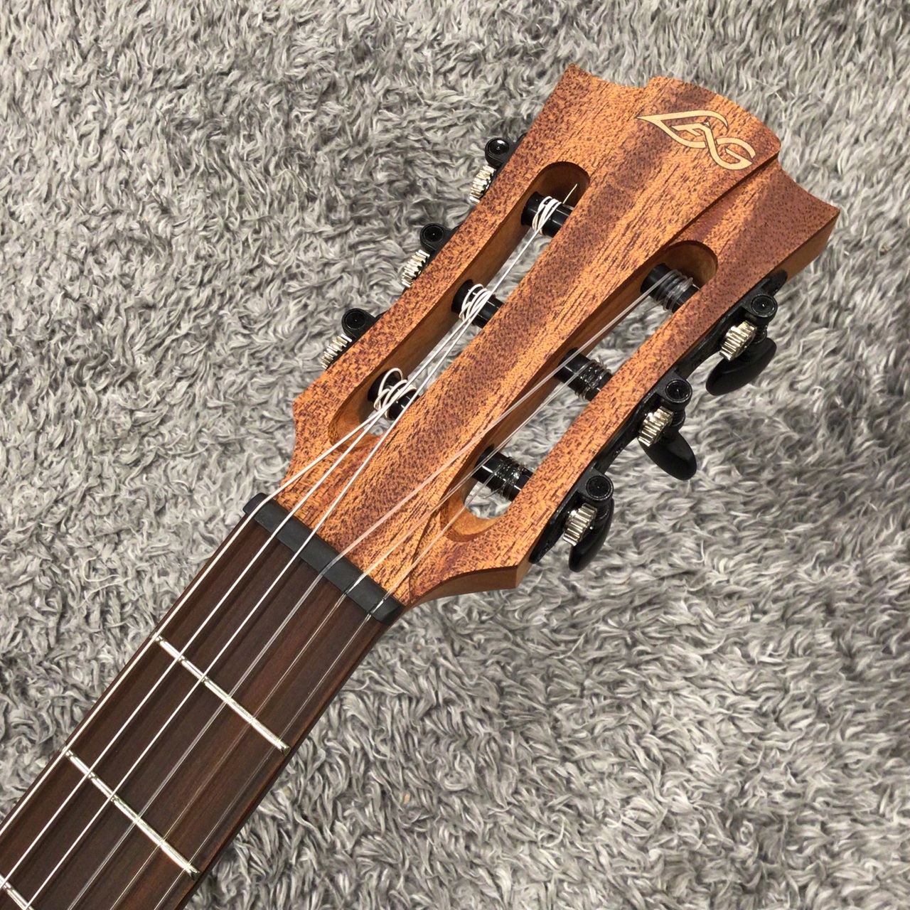 LAG Guitars TN70A B&B Black&Brown Nylon Auditrium【特価