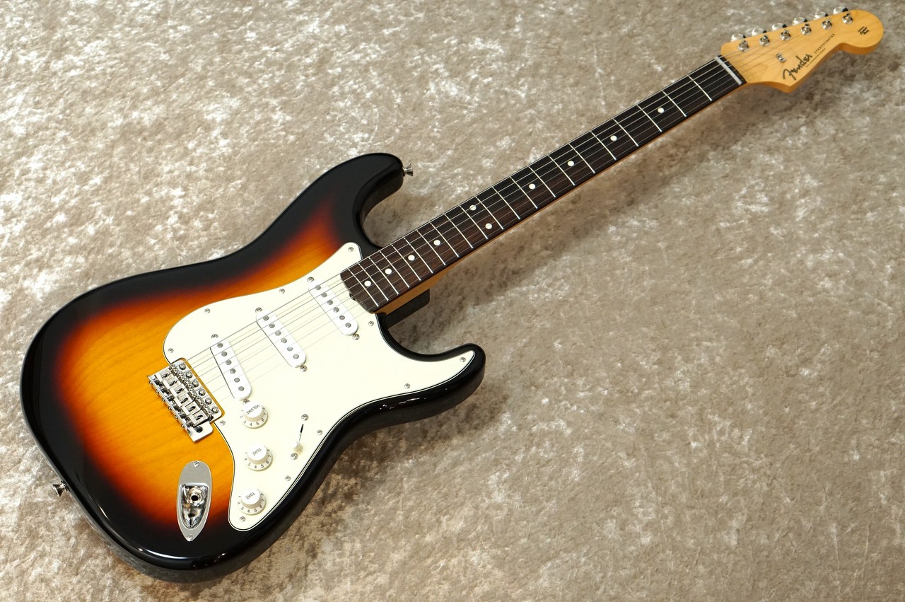 Fender FSR Made in Japan Traditional 60s Stratocaster -3 Tone