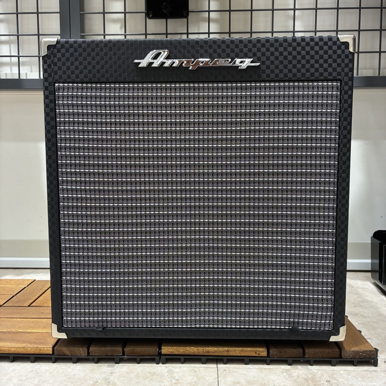 Ampeg RB108 30W 1x8 Rocket Bass Combo Amplifier rb-108
