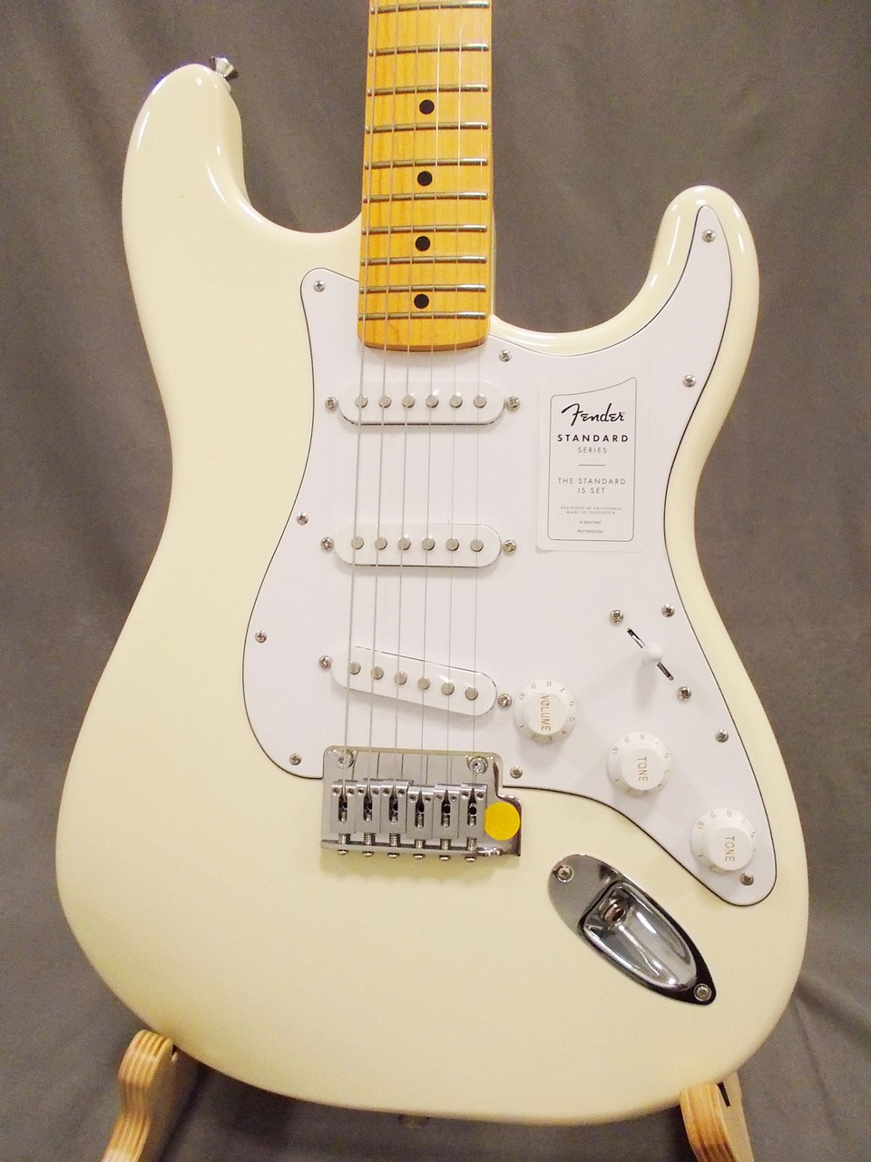 Fender Standard Stratocaster MN WPG Olympic White（新品