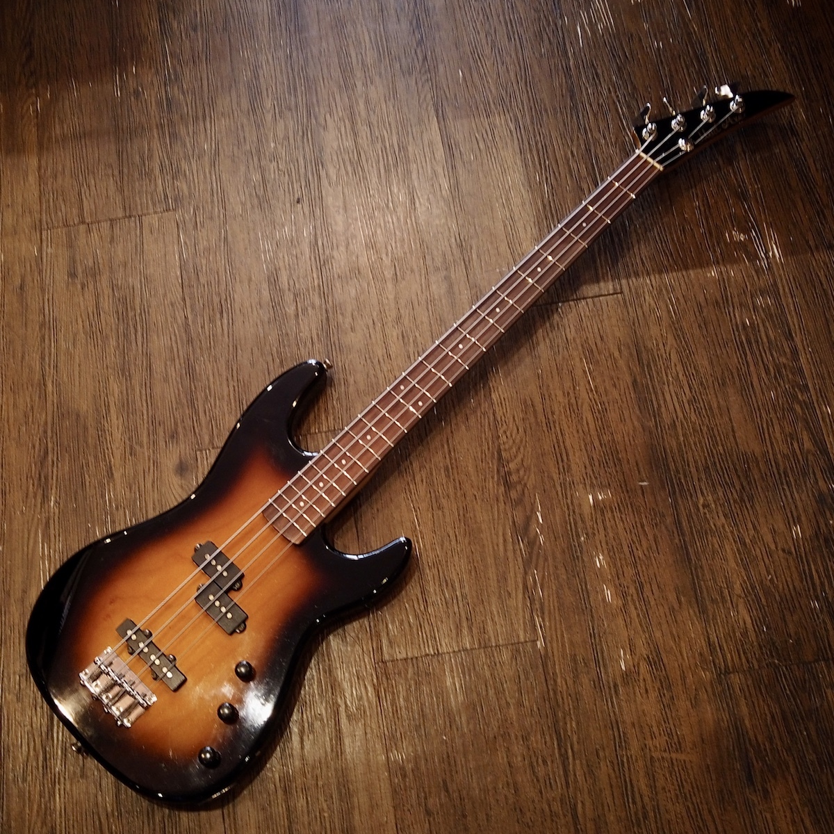 Aria Pro II Mad Axe PJ（中古/送料無料）【楽器検索デジマート】