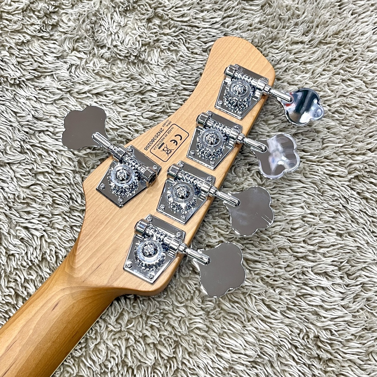 Sire Marcus Miller V8 5st NT (Natural)【アクティブ5弦ベース
