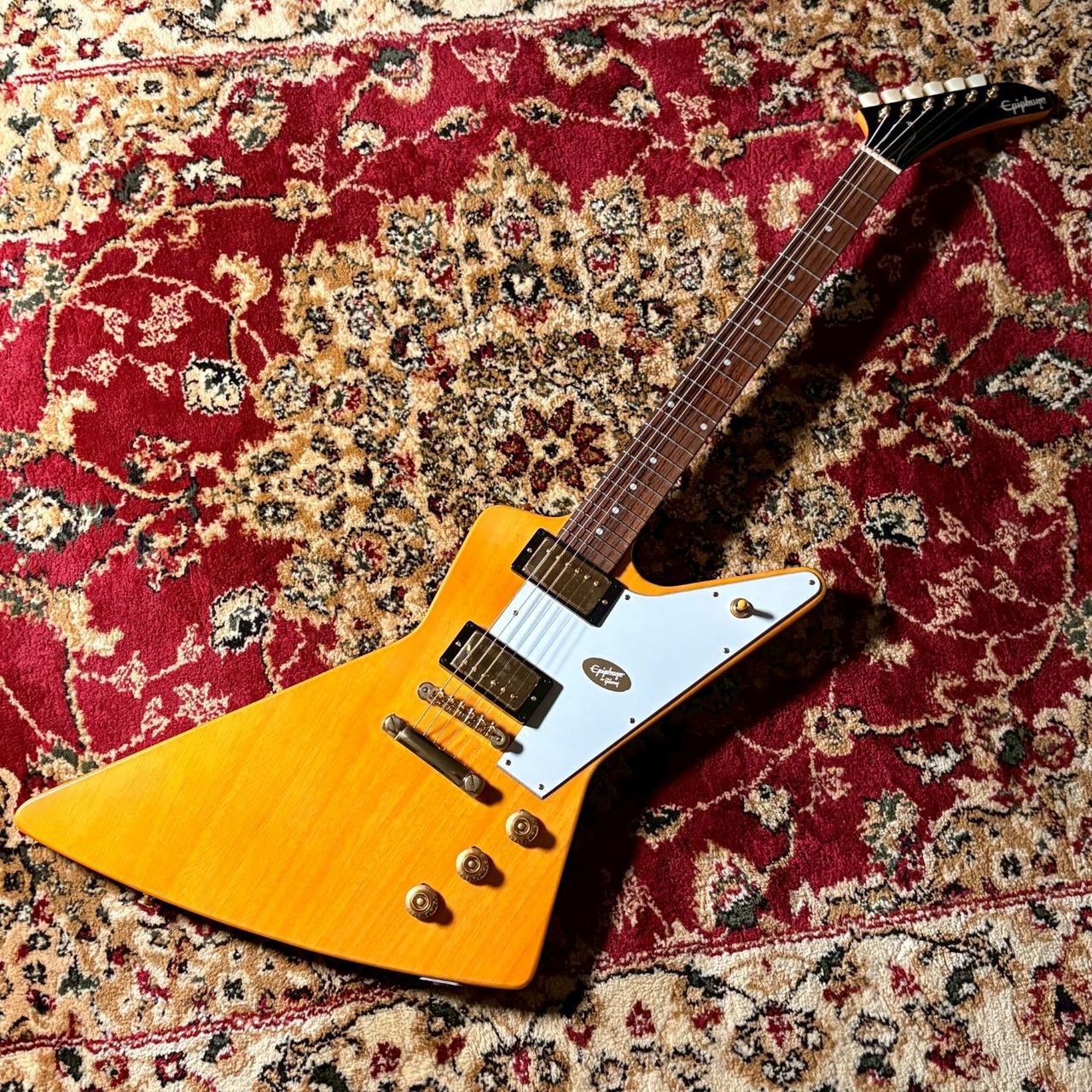 Epiphone Korina Explorer Aged Natural（B級特価/送料無料）【楽器