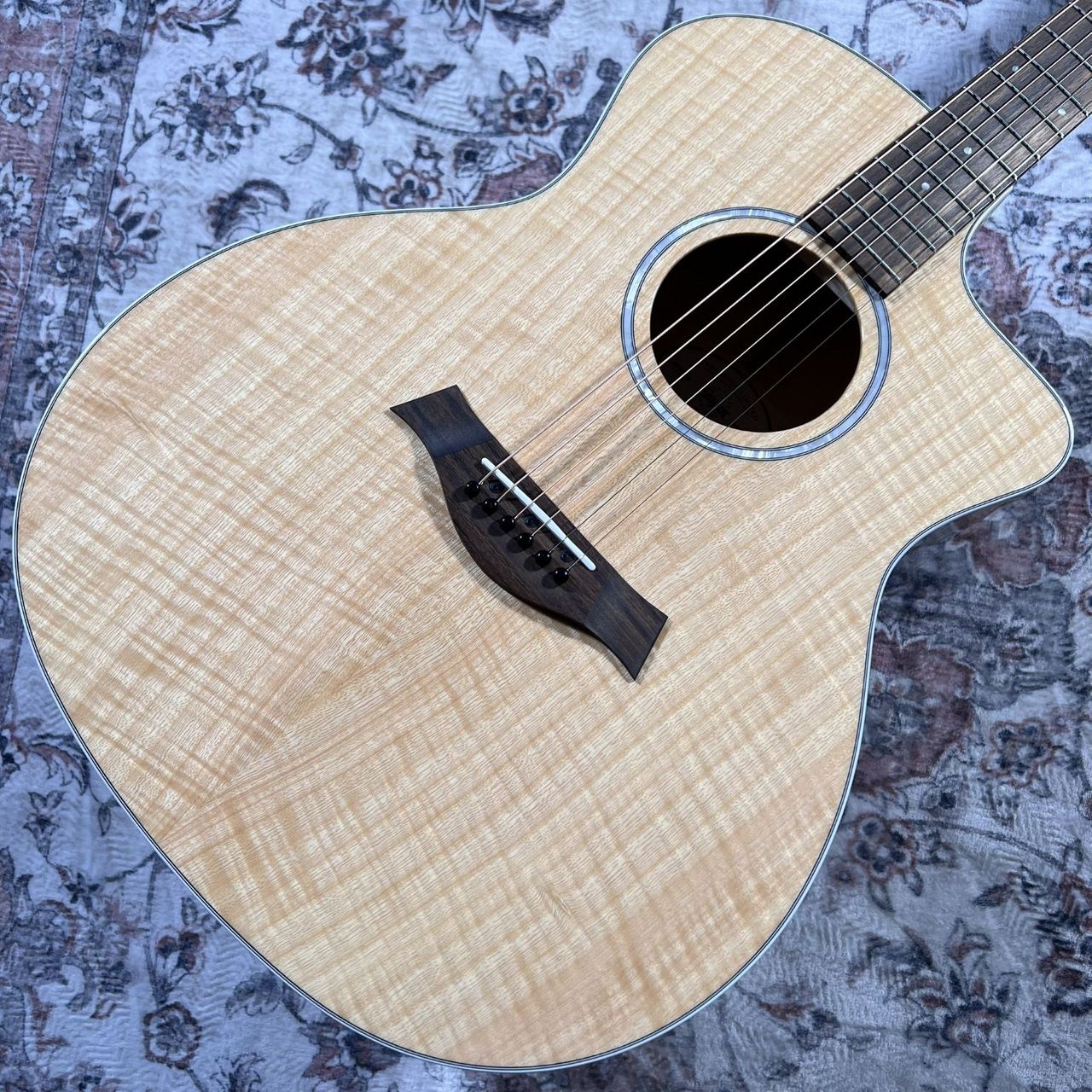Taylor EG-224ce Urban Ash エレアコギター／島村楽器オリジナルモデル