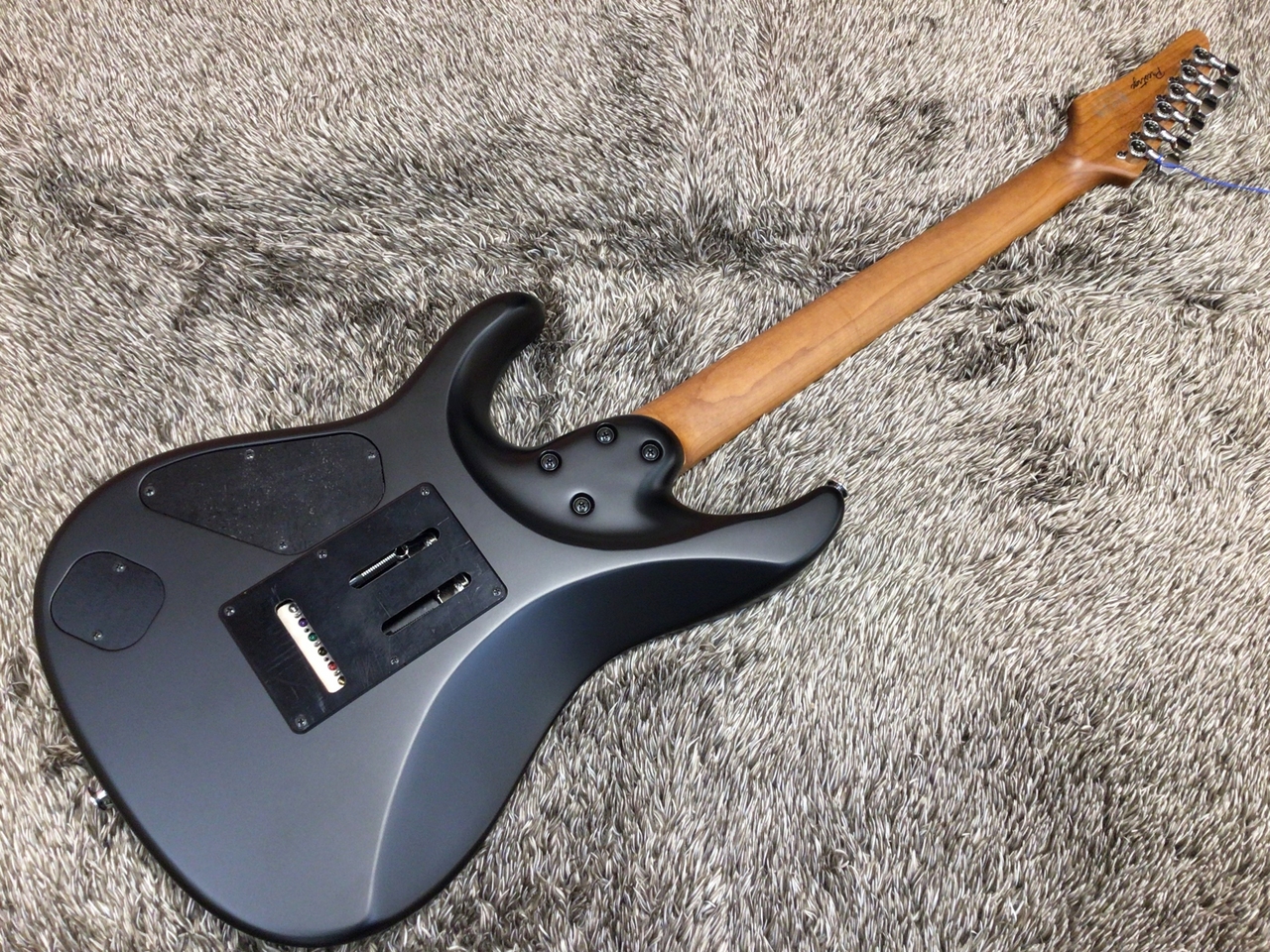 Ibanez AZ2402-BKF (Black Flat)【SPOTカラー】【Made in Japan