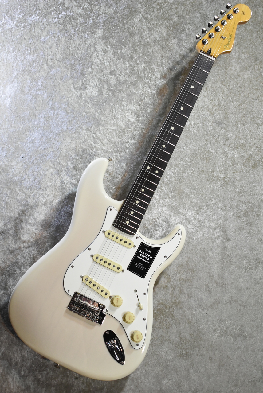 Fender Stratocaster Player II 軽量 Fender MEX Player II Stratocaster (Transparent Cherry Burst