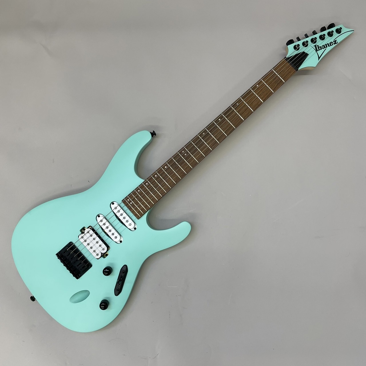 Ibanez S561