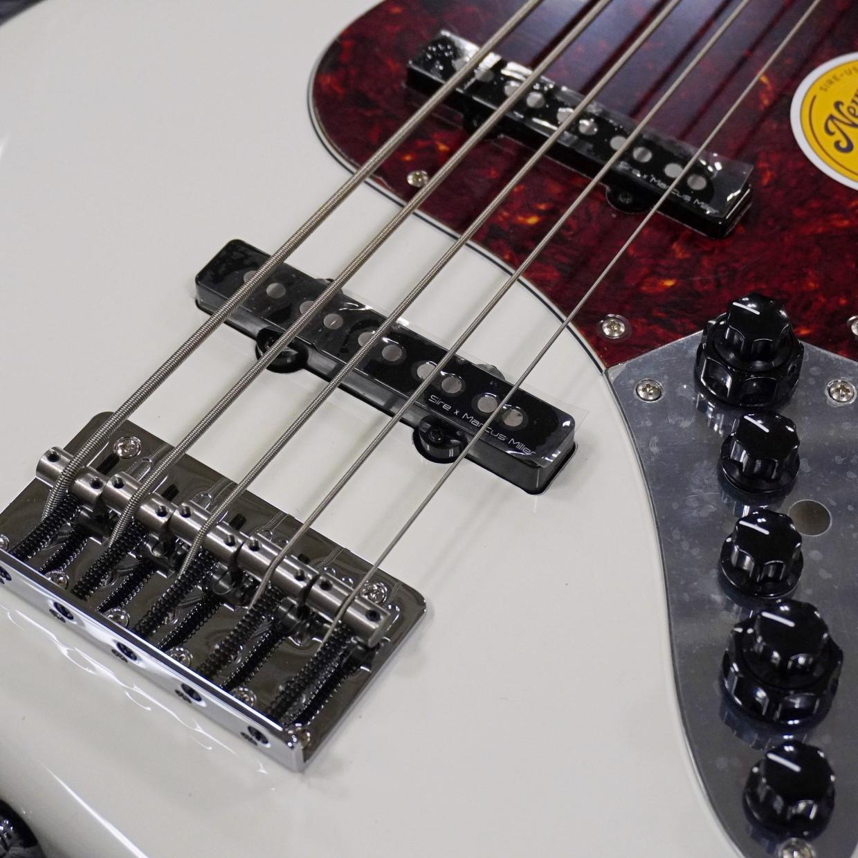 Sire Marcus Miller V7 New Gen 5-String Antique White（新品/送料