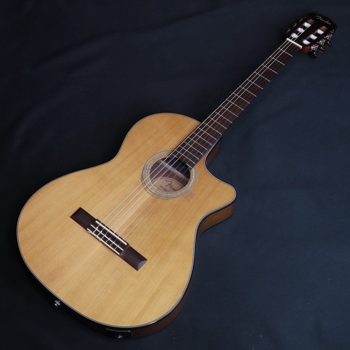 Fender CN-140SCE Nylon Thinline Walnut Fingerboard Natural w/Case