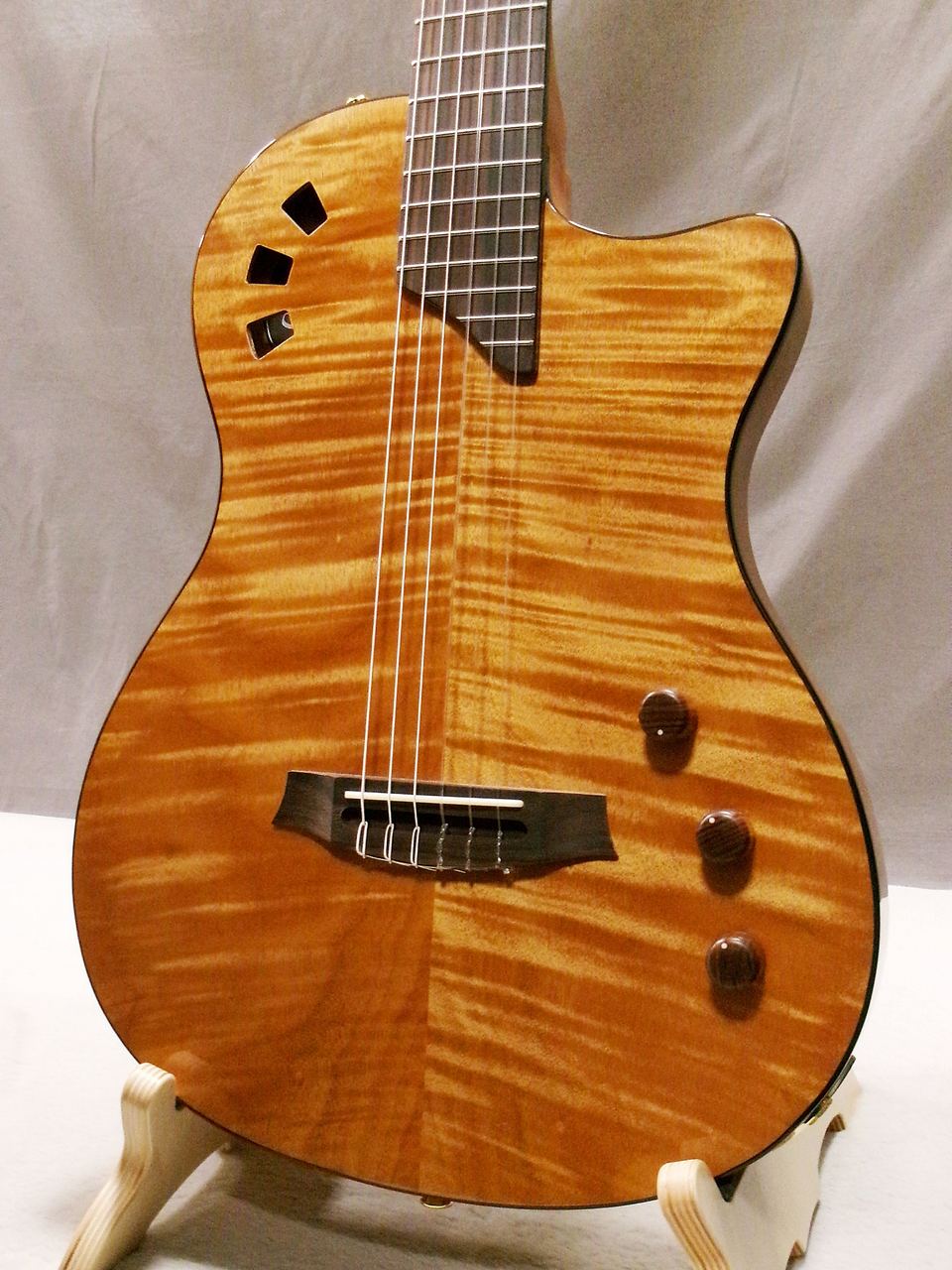 美品 Cordoba Stage Guitar Amber メンテ済 ケース有 Cordoba コルドバ