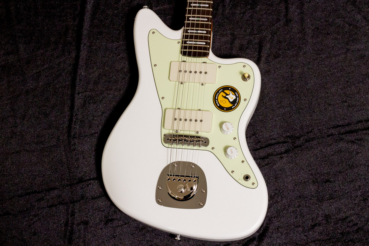 Sire Larry Carlton J5 WH #2N24990716 3.82kg【TONIQ横浜】（新品