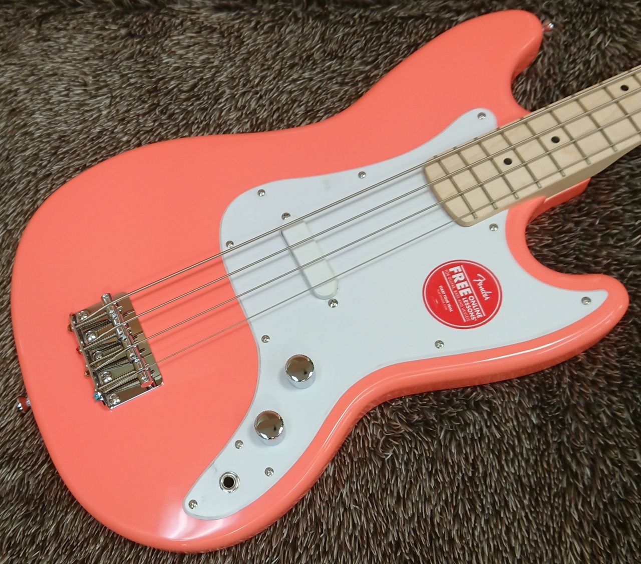 Squier by Fender Sonic Bronco Bass, Maple Fingerboard / Tahitian Coral