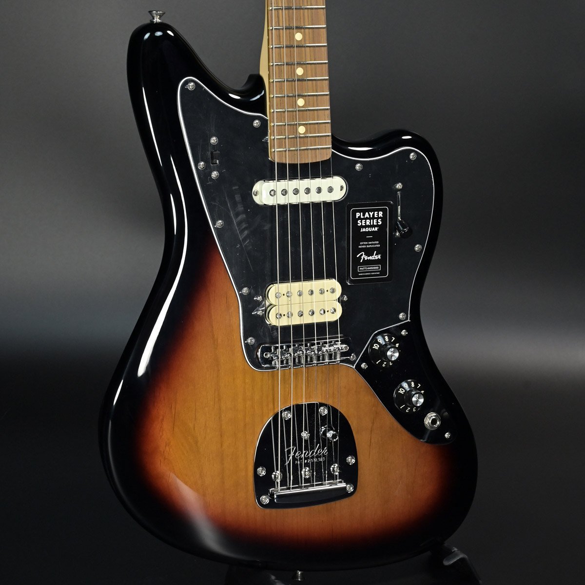 Fender Player Series Jaguar 3-Color Sunburst Pau Ferro  【名古屋栄店】（新品/送料無料）【楽器検索デジマート】