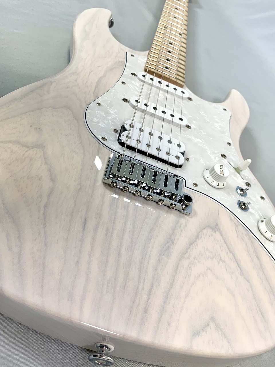 FUJIGEN(FGN) EOS2-ASH-M/WB (White Blonde) Expert ODYSSEY