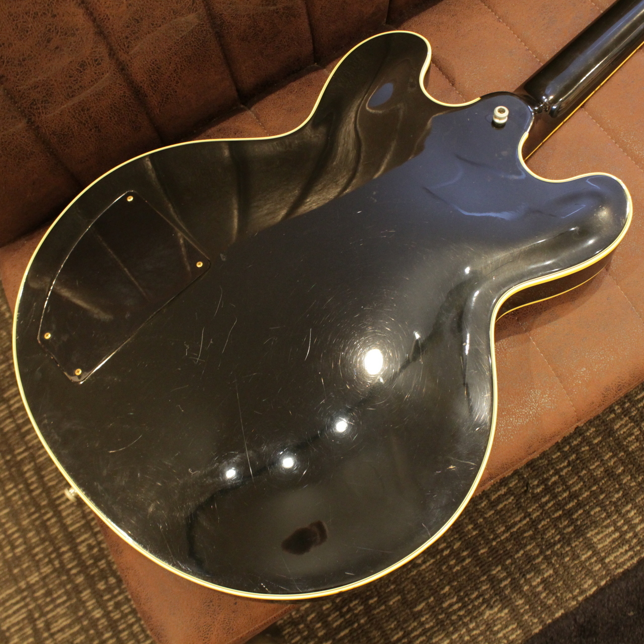 ⭐︎お値下げ中⭐︎LE PHIL ライトボンディングジレ　黒 ライトボンディングノースリーブジレブラウス | LE PHIL（ル