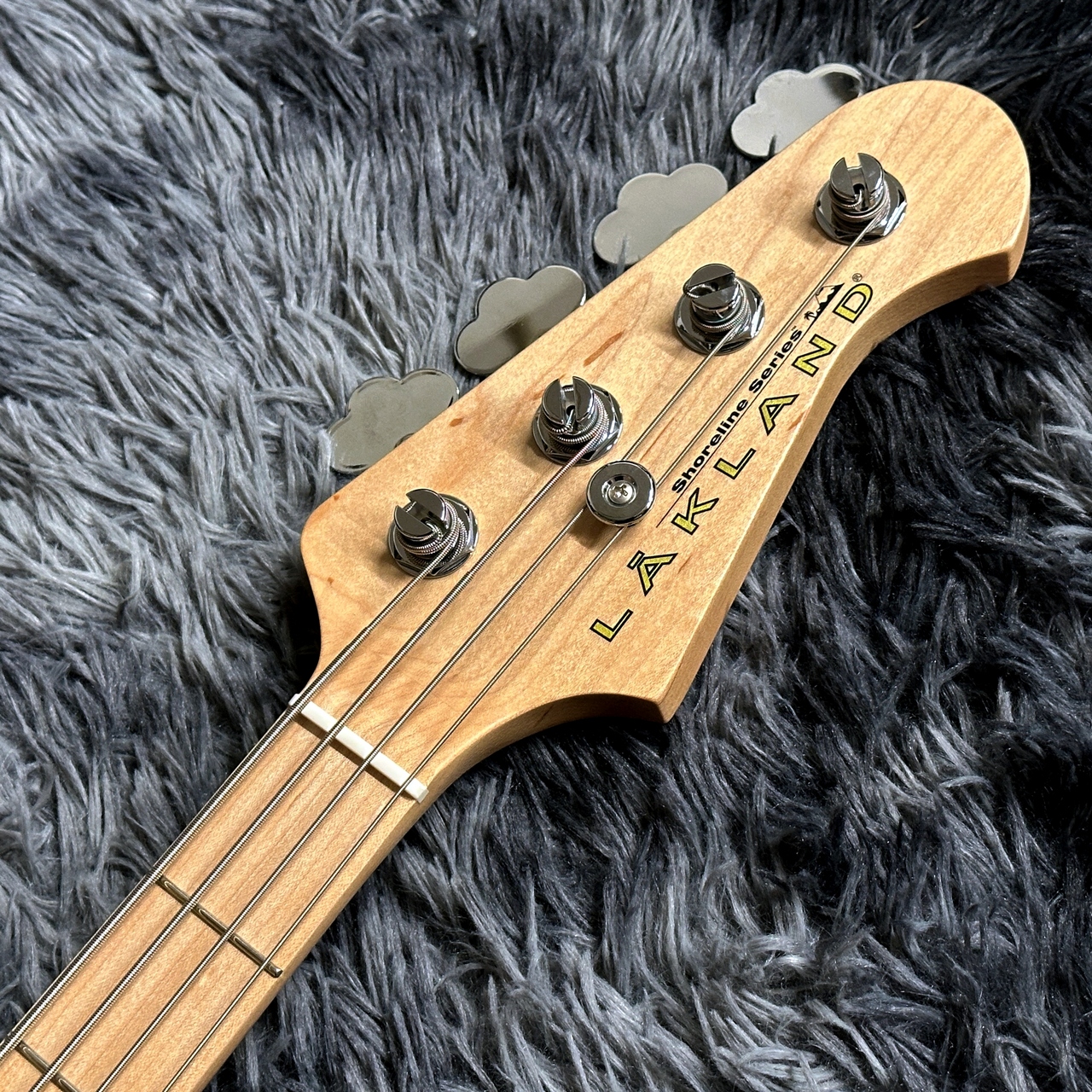 ​【美品・調整済】LAKLAND Shoreline SL4-94 Deluxe Lakland SL44-94 Deluxe Maple Amber Translucent -Shoreline Series