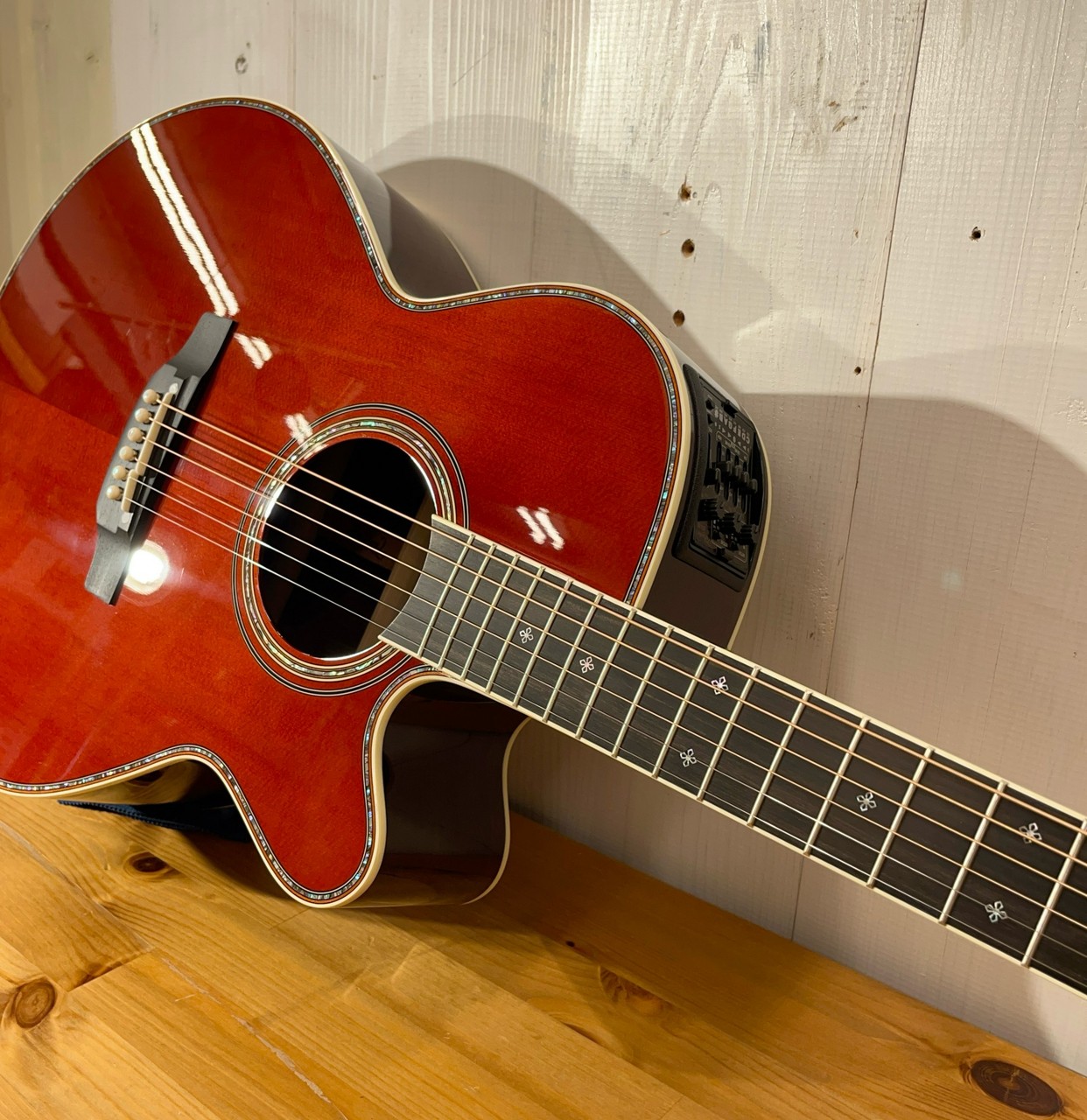 Takamine 2026年製 匠TAKUMI ~Antique Nutmeg~ 【無金利分割OK】【送料