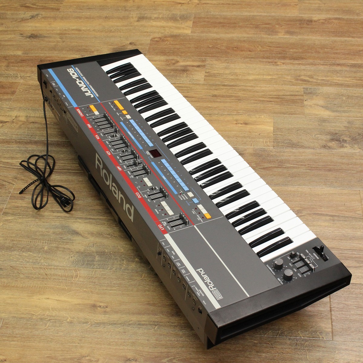 Roland JUNO 106 アナログシンセサイザー Roland JUNO-106 【VINTAGE】 【キーボードマート新宿】【新宿店