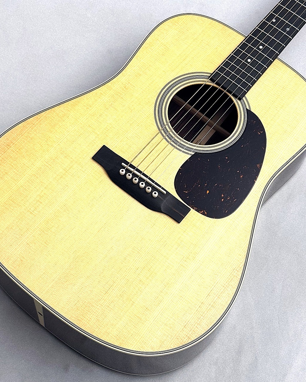 Martin 【艶やかさに富んだ音色】 D-28 Standard #3056106 【48回無