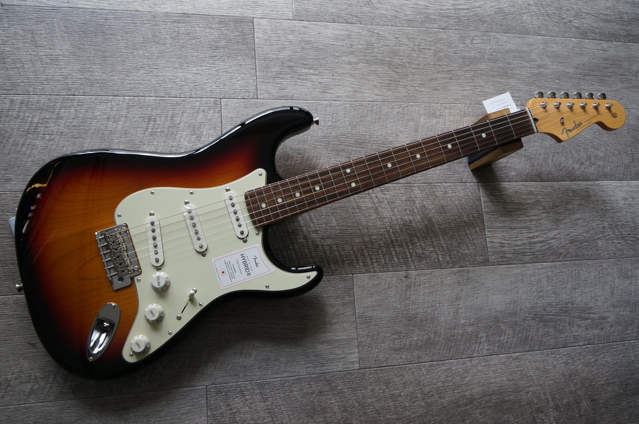 Fender Made in Japan Hybrid II Stratocaster - 3-Color Sunburst