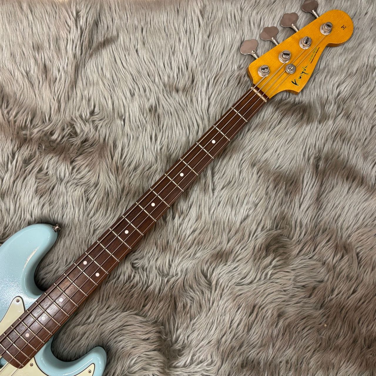 K.Nyui Custom Guitars KNJB（中古/送料無料）【楽器検索