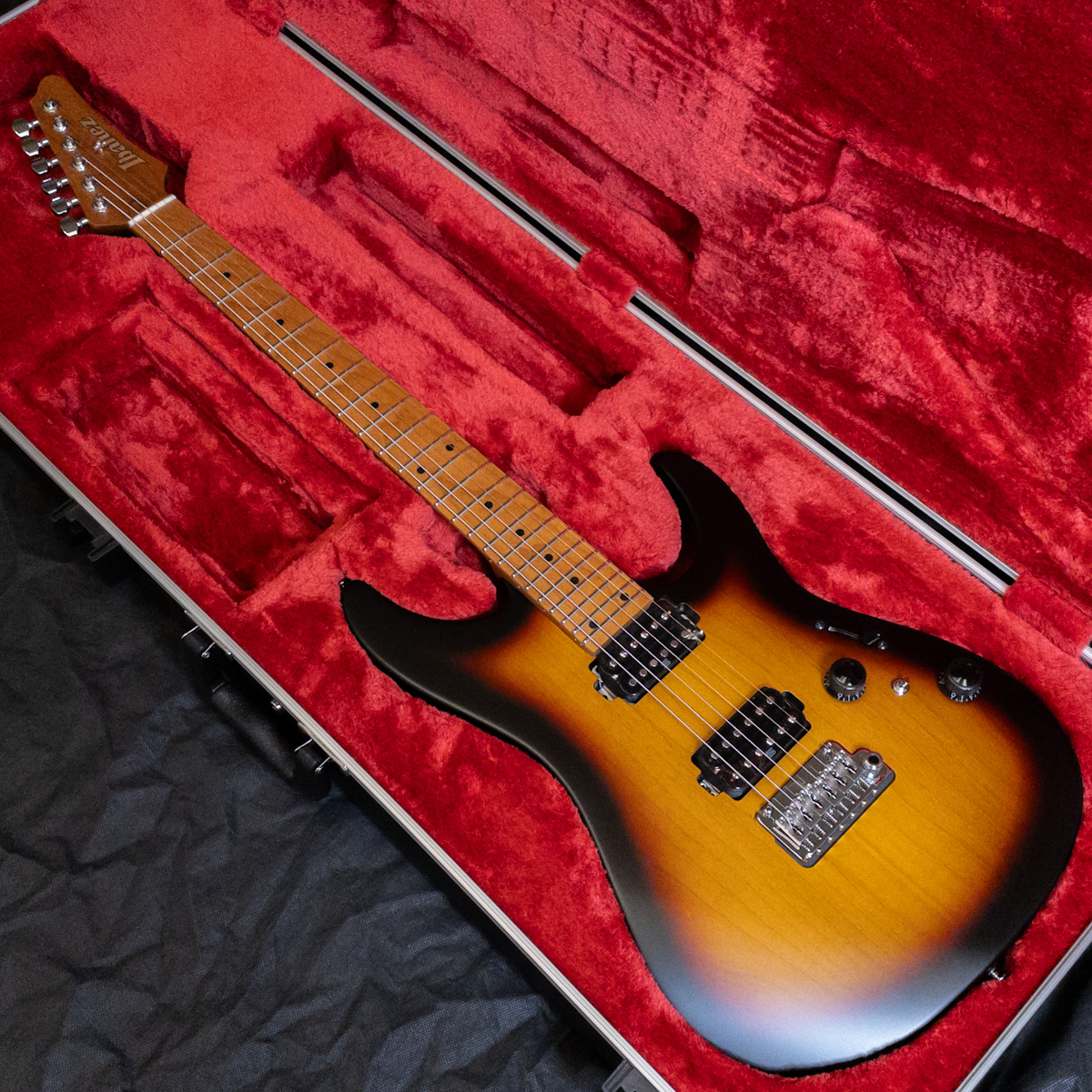 Ibanez AZ2402 TFF 美品 Ibanez AZ2402 TFF (Tri Fade Burst Flat)（新品特価）【楽器検索