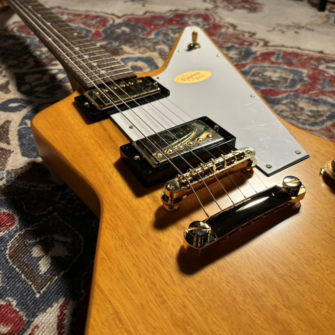 Epiphone Korina Explorer Aged Natural エレキギター（新品/送料無料