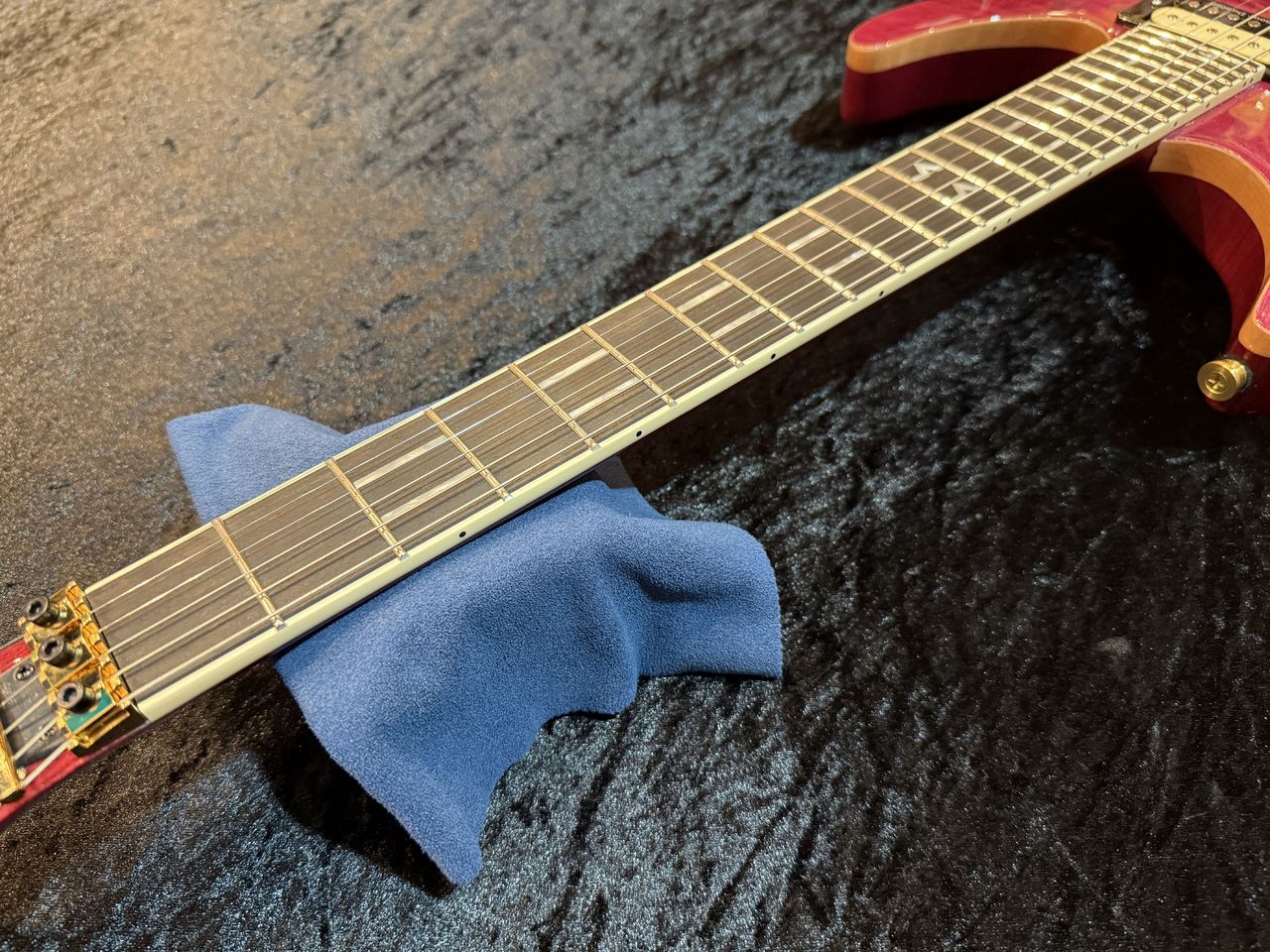 PEAVEY Adrian Vandenberg Signature Guitar 【Purple Flame Maple 