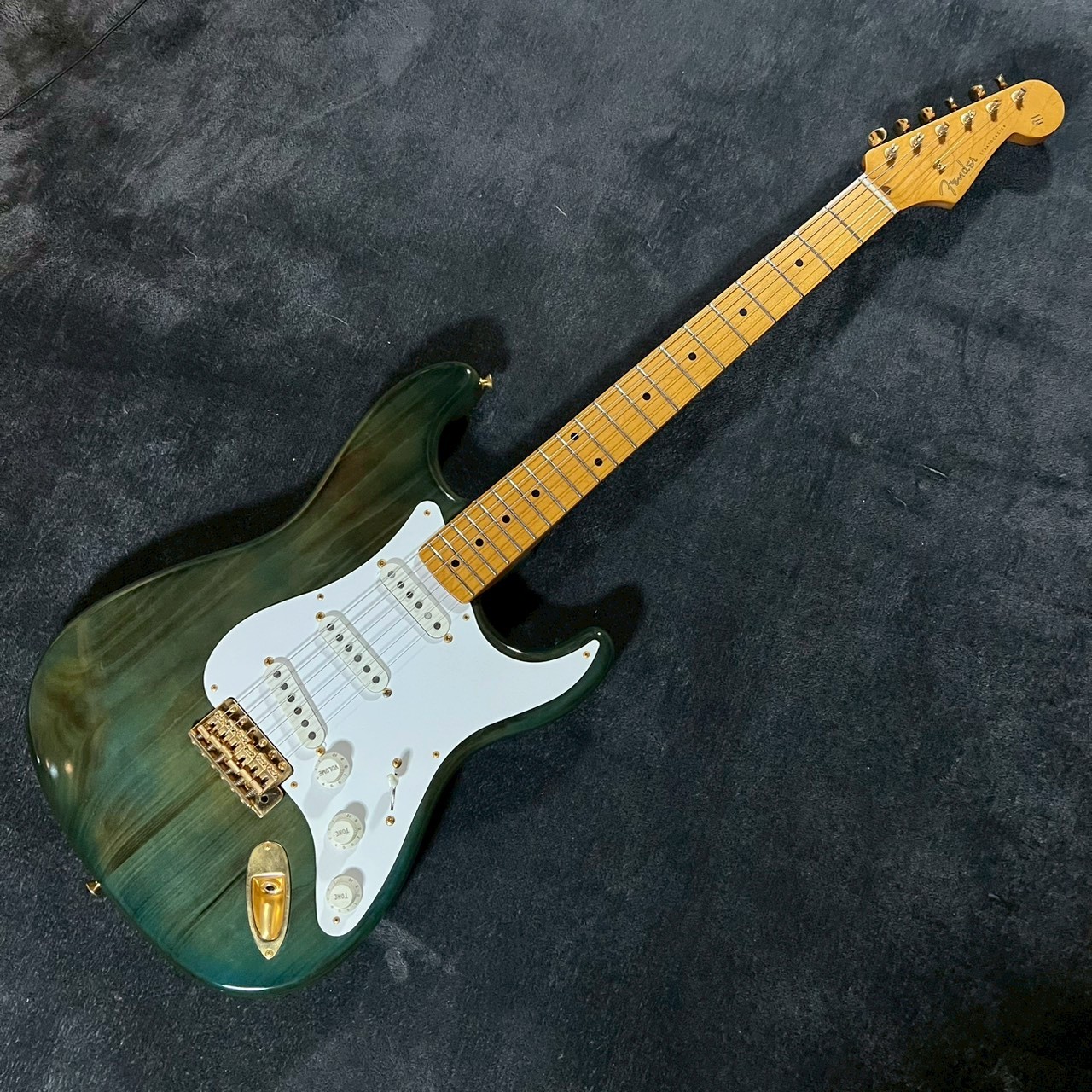 Fender Japan ST57G-65 94年製 Fender Japan ST57G-65 See-Through Green Oシリアル 93-94年製 【3.6