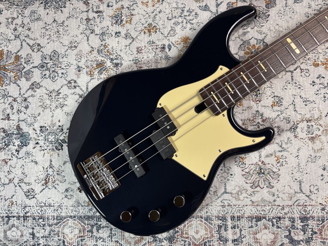 YAMAHA BBP34 Midnight Blue エレキベース 日本製【現物画像】【長期展示品入替えの為１本限りの特別価格】