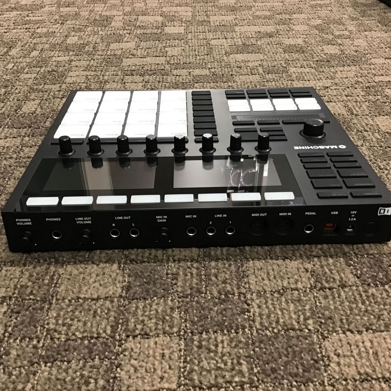 NATIVE INSTRUMENTS MASCHINE MK3【現物写真】（中古/送料無料）【楽器