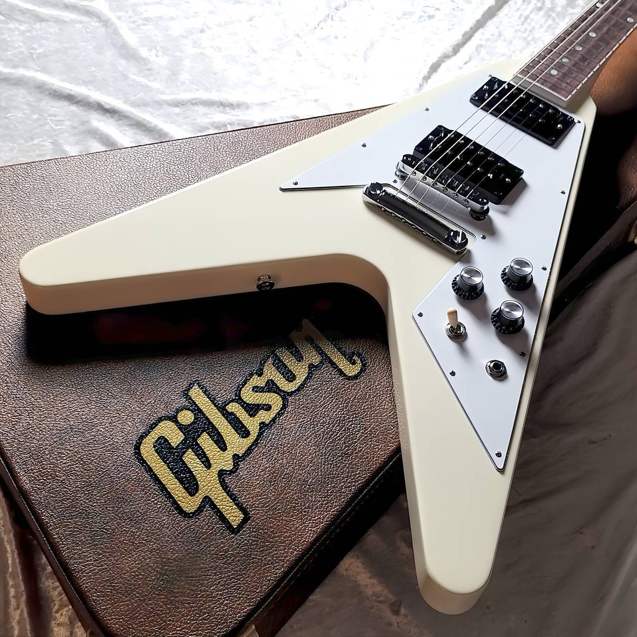 Gibson 70s Flying V Classic White 2026年製 フライング V 【現物画像